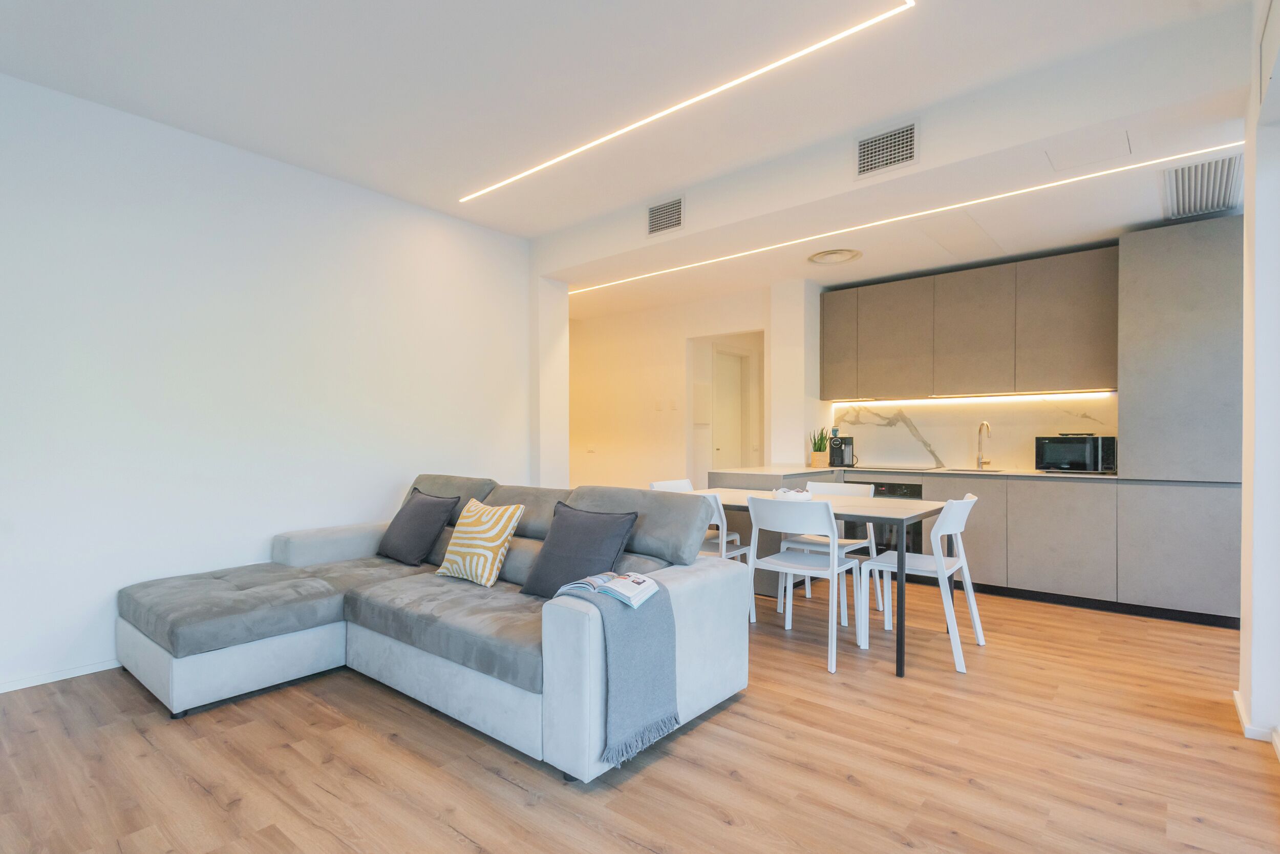 Villa (5 Bedrooms) | Area soggiorno | TV 32 pollici con canali via cavo, Netflix, servizi in streaming