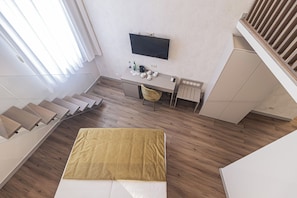 In-room safe, desk, laptop workspace, blackout curtains - Galega Villas (Mafra)