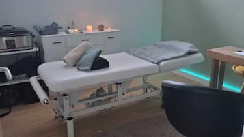Massages aux pierres chaudes, massages des tissus profonds