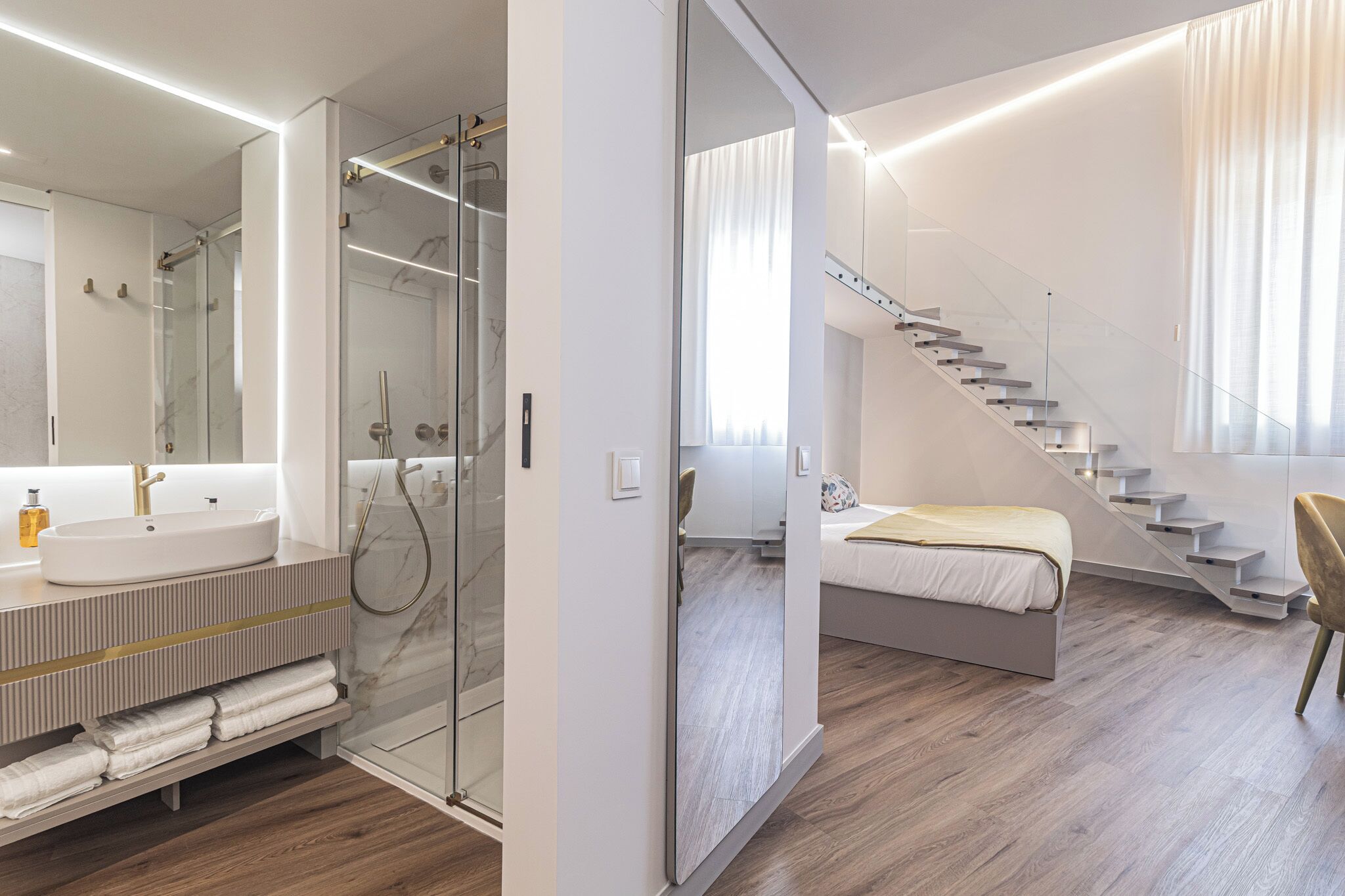 Deluxe Room, City View | Bathroom