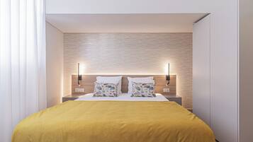 Executive Double or Twin Room, City View | In-room safe, desk, laptop workspace, blackout drapes