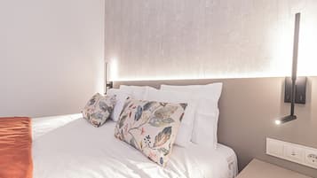 Doppel- oder Zweibettzimmer, barrierearm, Stadtblick | Zimmersafe, Schreibtisch, laptopgeeigneter Arbeitsplatz