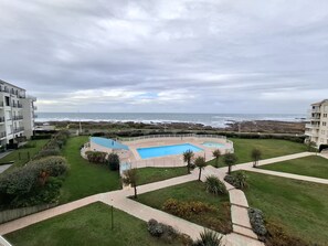 A heated pool - Studio lumineux avec vue mer  piscine (Les Sables-d´Olonne)