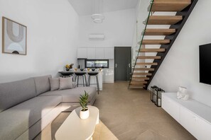 Smart TV - Alma Luxury Villas Plumeria, Villa (Ialysos)