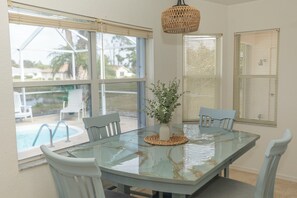 Dining - Rotonda Coastal 3 bed 2.5 bath stunning pool home next to golf course! (Rotonda West)