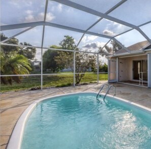 Pool - Rotonda Coastal 3 bed 2.5 bath stunning pool home next to golf course! (Rotonda West)