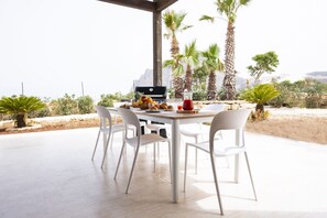 Outdoor dining - Casa Pietra Bianca | Cornino Bay | Modern comfort | Private pool | Sicily (Castellammare del Golfo)