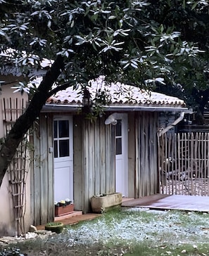 تفاصيل الفندق من الخارج