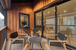 Terrace/patio - Monthly Lease - Revival Retreat by Tahoe Getaways - 4BR in Downtown Truckee (Truckee)