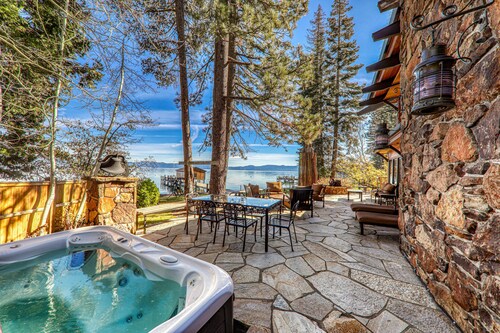 Valhalla Lakefront by Tahoe Getaways-6BR West Shore, Pet-Friendly w Private Pier, Buoy, Hot Tub, A/C