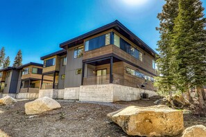 Exterior - Starfall Run at Palisades by Tahoe Getaways - Luxury 3BR, A/C & Bonus Room! (Alpine Meadows)