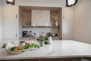 Interior - Steps to Seven Mile Beach Luxe 2-Bed at Grove Too (Seven Mile Beach)