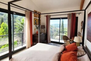 Iron/ironing board, free WiFi, bed sheets - Modern villa with pool and views of the Var hills. (Vidauban)