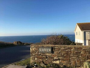 Property grounds - Surfview beach house with stunning views over Fistral beach front and rear deck (Newquay)