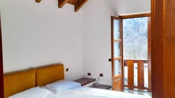 Fer et planche Ă repasser, Wi-Fi, draps fournis