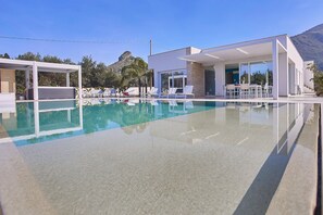 Pool - Le Gemelle | Castellammare del Golfo | Contemporary retreat with pool and sauna (Castellammare del Golfo)