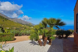Property grounds - Casa Armonia | Scopello | Infinity Pool | Sea-View Veranda | Peaceful Hillside. (Castellammare del Golfo)