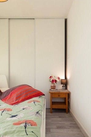 1 bedroom, WiFi - Suite Escale Ground Floor (Plouédern)