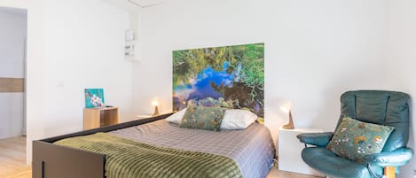1 bedroom, WiFi, bed sheets