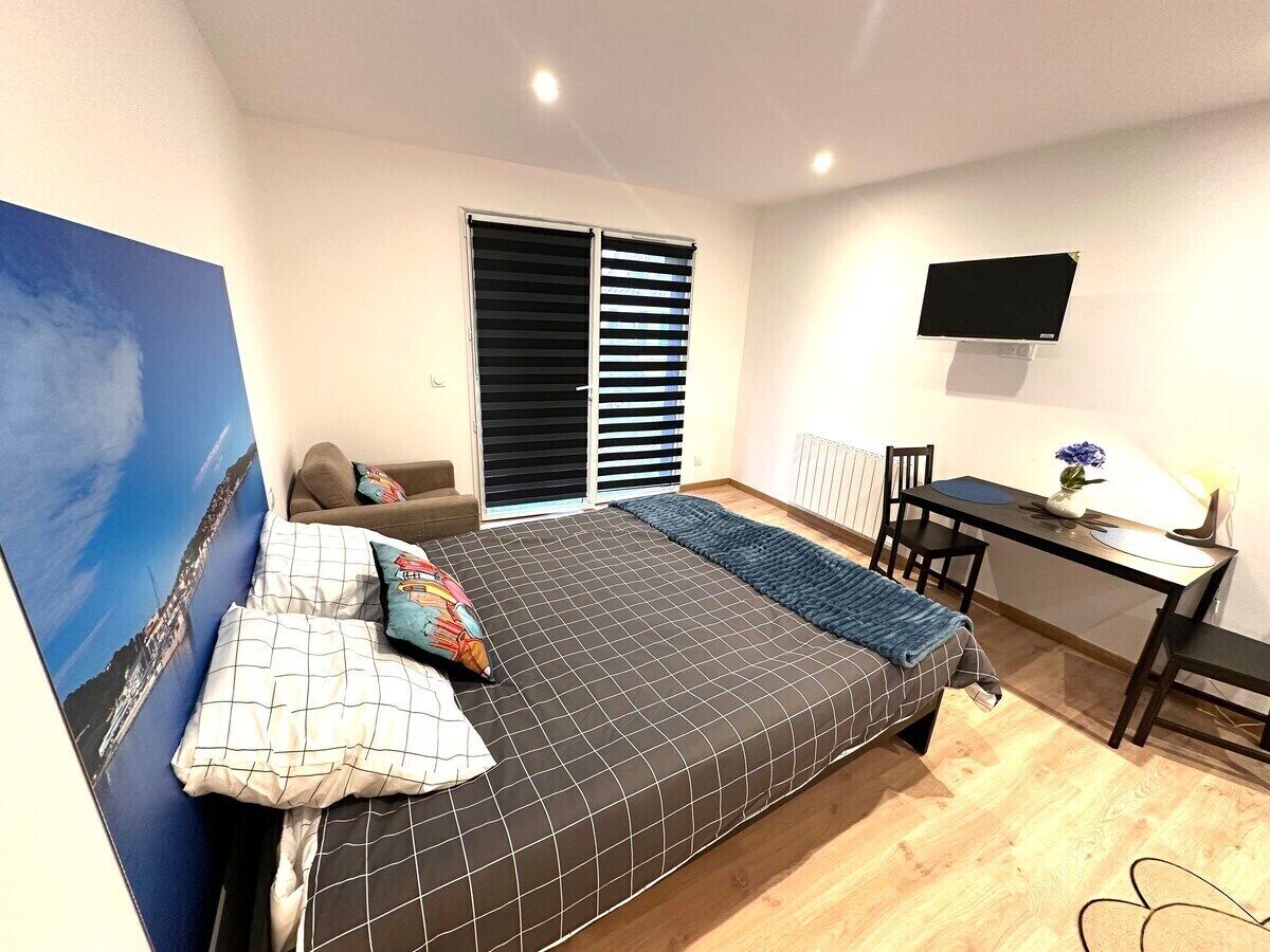 1 bedroom, free WiFi, bed sheets
