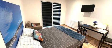 1 bedroom, free WiFi, bed sheets