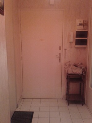 Interior - Comfortable apartment in the center of Reims (Reims)