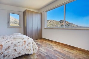 Iron/ironing board, travel cot, free WiFi - Casa Montepetrino | Castello di Baida | Sea Views | Private Pool | Peaceful. (Castellammare del Golfo)