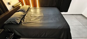 Room - Cozy Studio Near Beach Peaceful Stay in Trivandrum (Thiruvananthapuram)