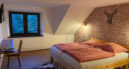 Appartement « Unité 2 » avec vue sur la montagne, jardin privé et Wi-Fi