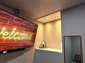 Interior - 1-bedroom apartment with AC-kitchen, hot water  in San Salvador (San Salvador)