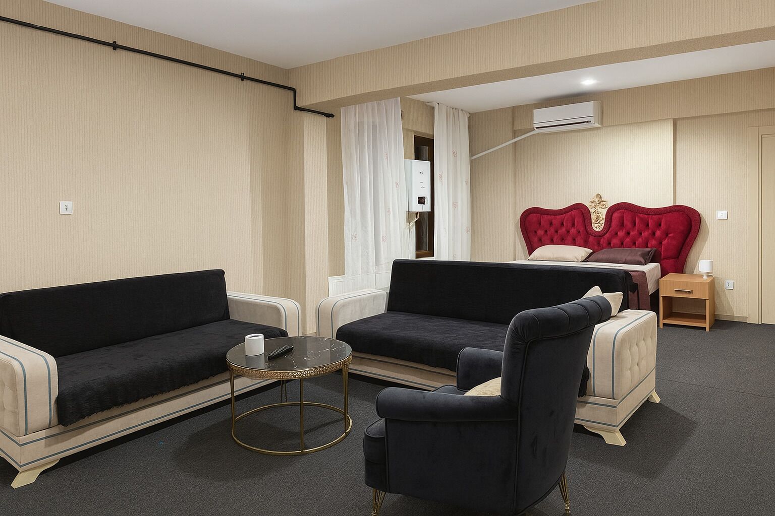 컴포트 쿼드룸, 시내 전망 | 고급 침구, 메모리폼 침대, 노트북 작업 공간, 무료 WiFi