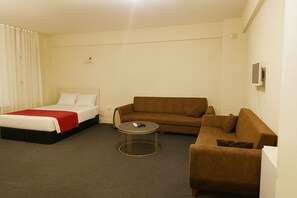 Studio Classique | Espace de travail pour ordinateur portable, Wi-Fi gratuit