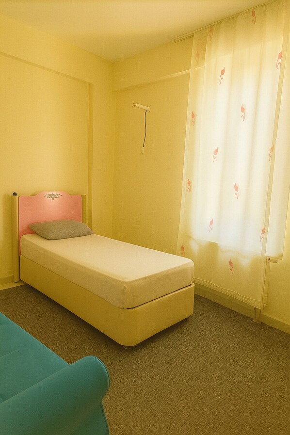 Studio Classique | Espace de travail pour ordinateur portable, Wi-Fi gratuit