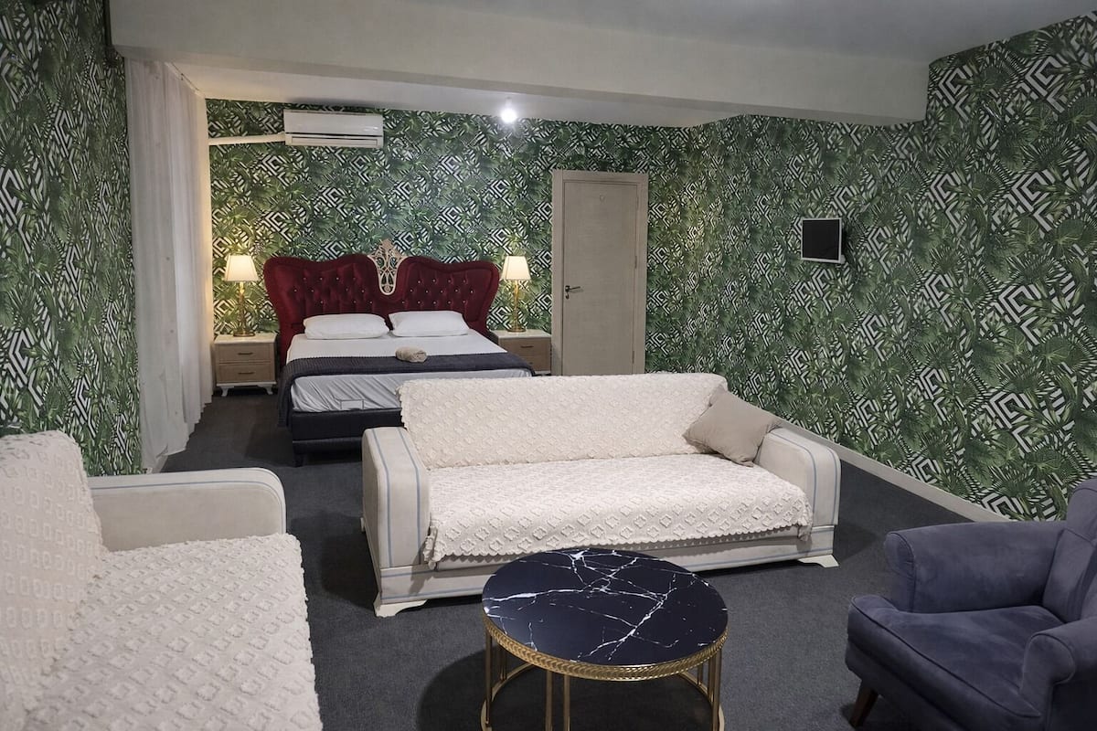 Business kamer | Luxe beddengoed, bedden met traagschuimmatras, individueel gedecoreerd