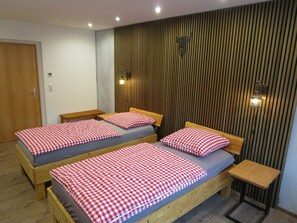 Spa - Apartment “Unit 1” with Mountain View, Private Garden and Wi-Fi (Bärenstein)