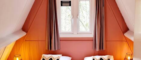 2 bedrooms, bed sheets