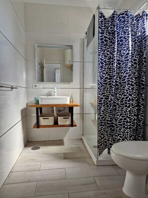 Hair dryer, towels, soap, toilet paper - Tenerife Ocean View Penthouse holydays house (Costa Adeje)