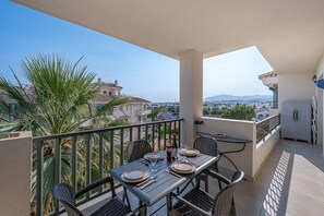 Outdoor dining - Apartment in Puerto Banús (Marbella)