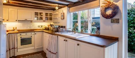 Refrigerador, horno, parrilla de estufa y lavavajillas