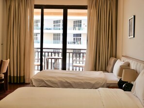Room - Oceanfront 2BR Apartment With Perfect Views (Dubai)