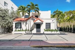 Apartment - Steps From Ocean Art Deco 1BR Free Parking (Miami Beach)