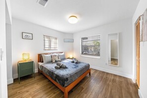 Apartment | 1 bedroom, Internet - Art Deco Stay 1 Block From Ocean Balcony (Miami Beach)