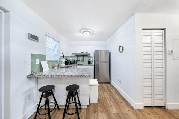 Apartment | 1 bedroom, Internet - Casa Mare 1BR Steps From the Ocean (Miami Beach)