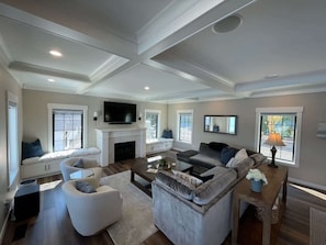 House | 4 bedrooms, Internet - Waterfront Retreat - Hot Tub Fireplace Pier (Shelton)