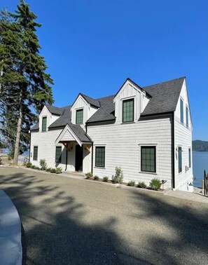 House | 4 bedrooms, Internet - Waterfront Retreat - Hot Tub Fireplace Pier (Shelton)