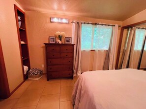 5 bedrooms, Internet - Hood Canal Waterfront - Dock Hot Tub BBQ Games (Union)