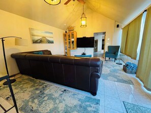 5 bedrooms, Internet - Hood Canal Waterfront - Dock Hot Tub BBQ Games (Union)