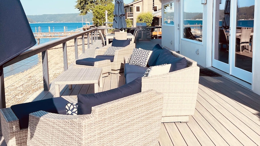 Hood Canal Waterfront - Dock Hot Tub BBQ Games