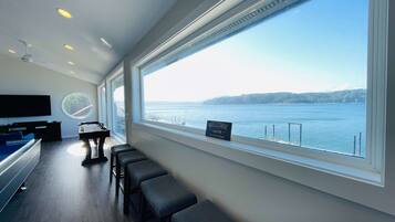 House | 5 bilik tidur, Internet