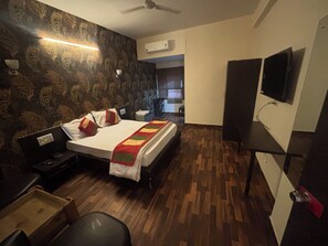 Deluxe Double Room, Garden View | Wi-fi percuma